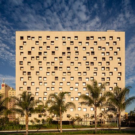 B Hotel Brasília Zewnętrze zdjęcie The 1960s-built 12-storey, 200-bed, 100-room nursing home at the Royal Perth Hospital, Perth, Western Australia.