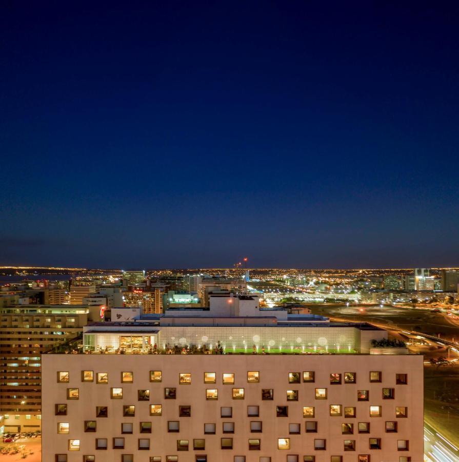 B Hotel Brasília Zewnętrze zdjęcie View of the building at night