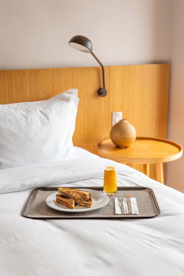 B Hotel Brasília Zewnętrze zdjęcie Room service