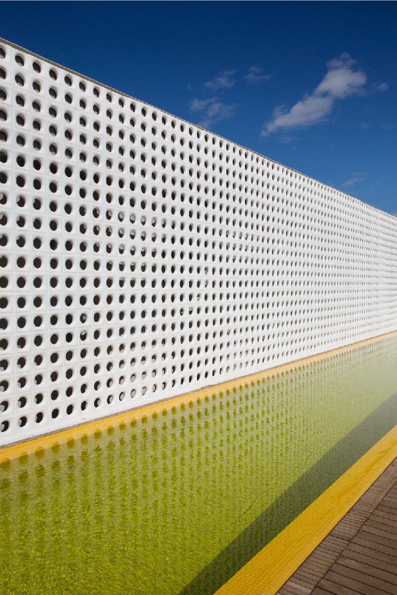 B Hotel Brasília Zewnętrze zdjęcie A perforated metal fence